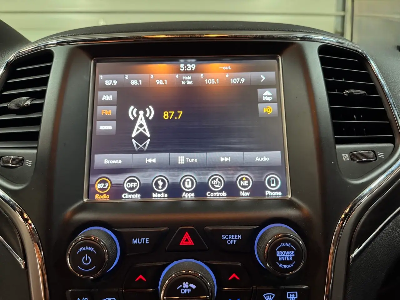 Repaired Jeep Grand Cherokee Uconnect touchscreen powered on and working